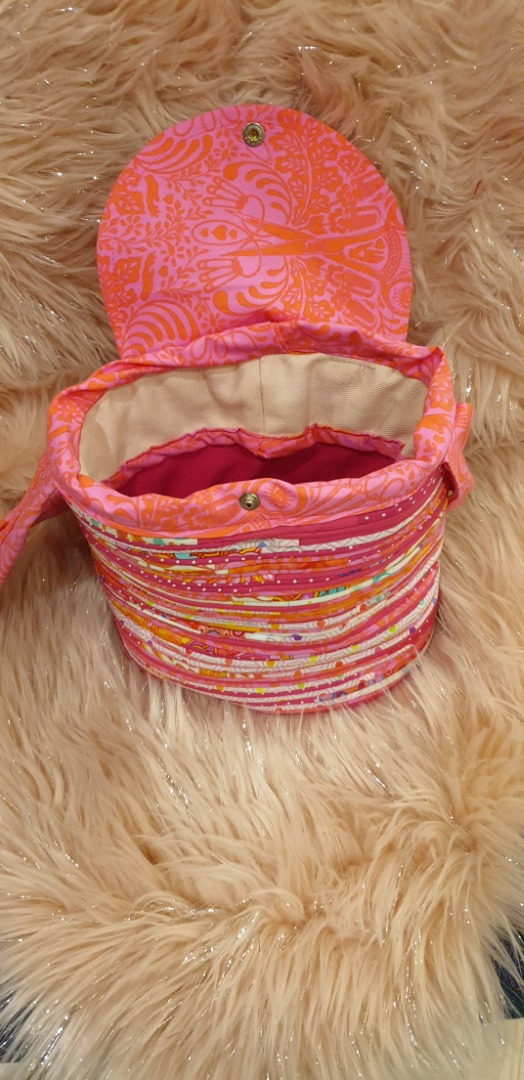 Pink oval